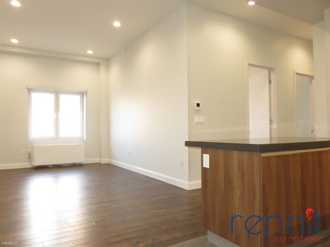 Foto del edificio - 779 Wyckoff Ave