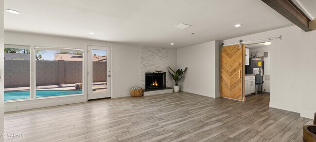 Foto del edificio - 6907 E Portland St