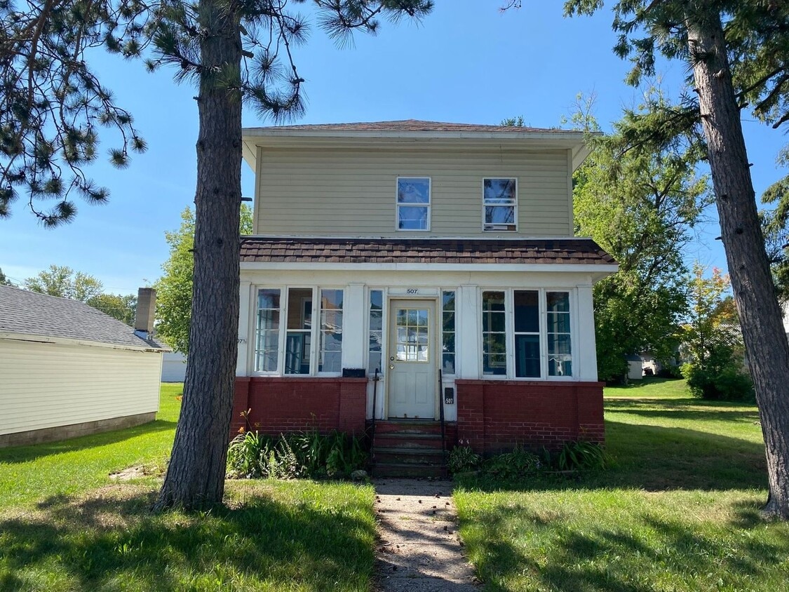 Primary Photo - 507 E 7th St