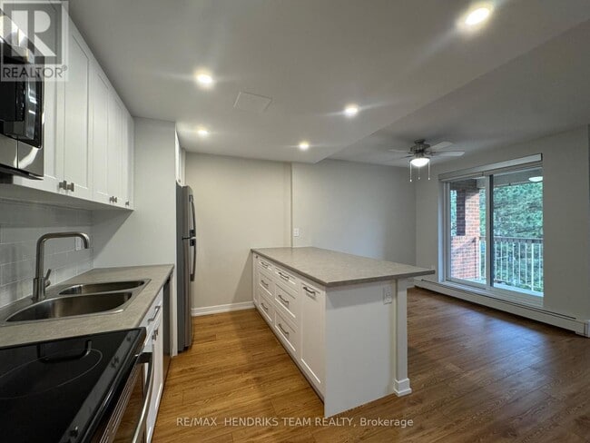 Building Photo - 87 Rockwood Ave