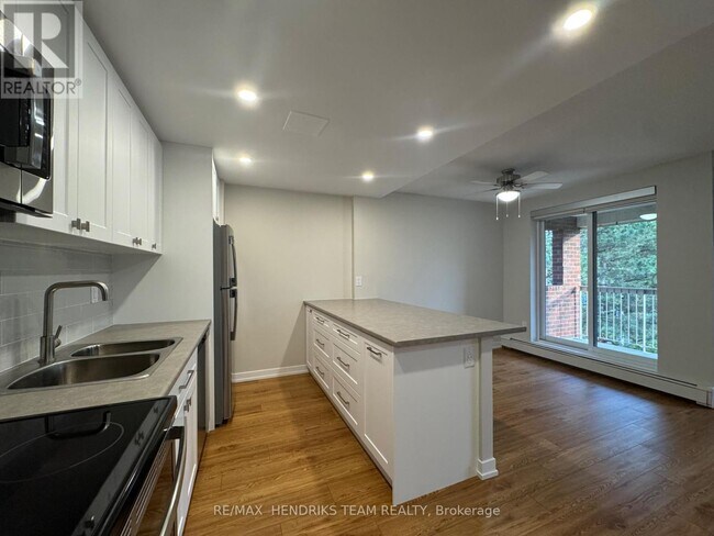 Photo du bâtiment - 97 Rockwood Ave