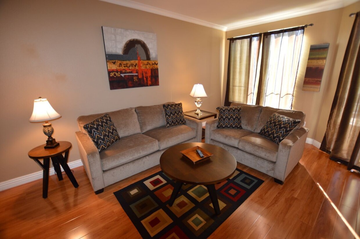 Foto principal - Meridian Furnished 1 Bed | 1 Bath Meridian...