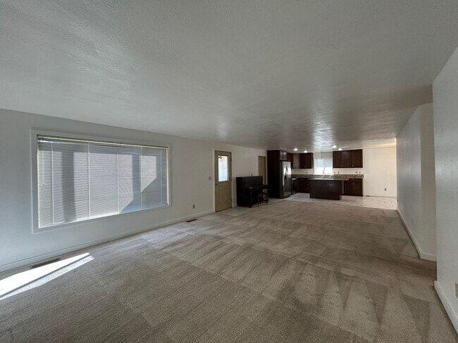 Foto del edificio - 4 Bedroom / 2 Bathroom Home in SW Redmond
