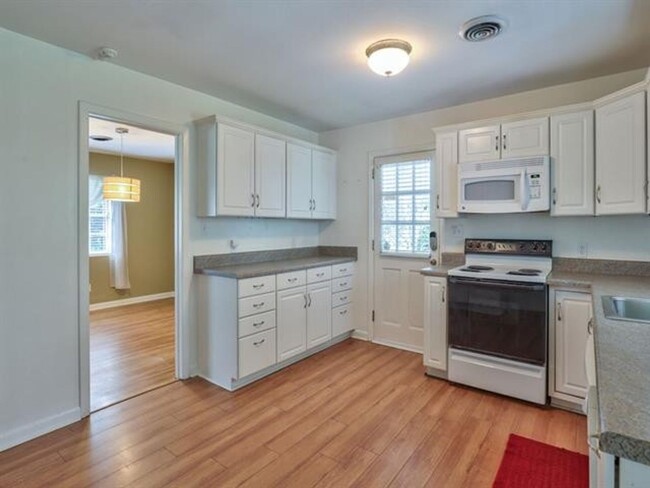 Building Photo - Beautiful 4 bedroom home near FSU!