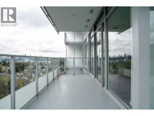 Photo du bâtiment - 200 Klahanie Ct