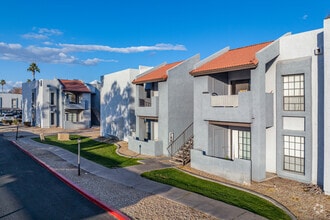 Building Photo - Diamonte on Bell