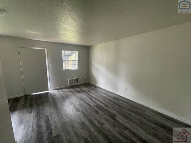 Foto del edificio - 1502 NW Kingsbury Ave