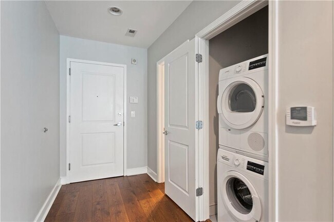 Foto del edificio - 44 Peachtree Pl NW