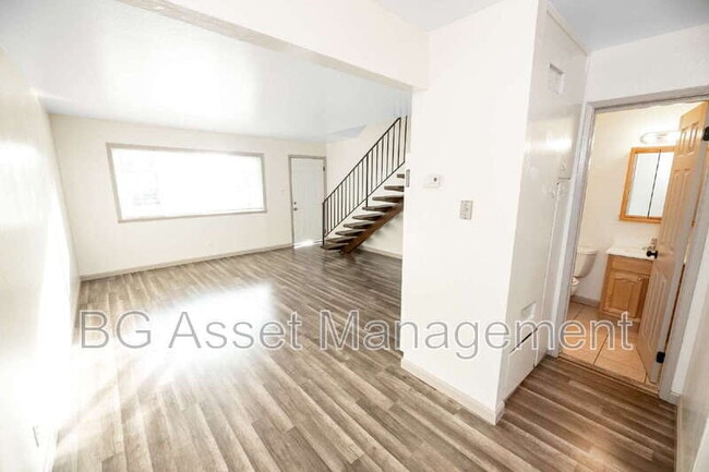 Building Photo - 1640 Barrus Ave