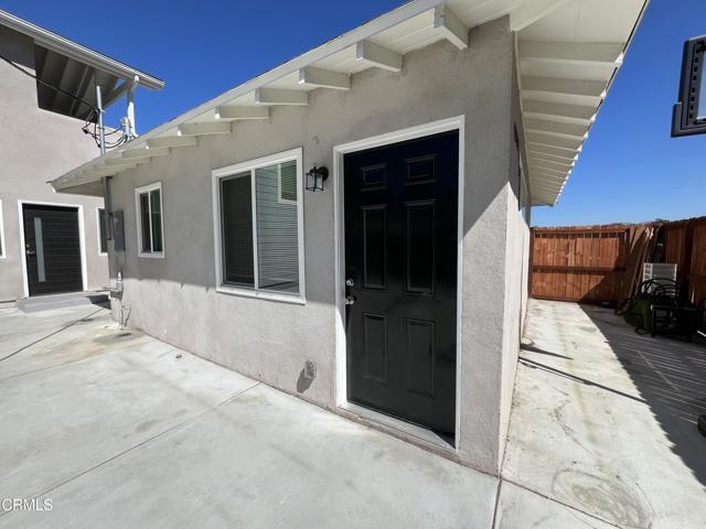 Building Photo - 15000 Valerio St