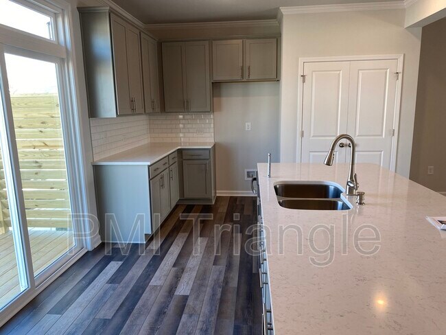 Foto del edificio - 1225 Herb Garden Way