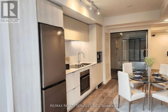 Building Photo - 1 Jarvis St