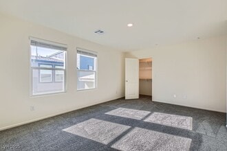 Building Photo - 4859 Wine Rdg Ave Building Photo - 4859 Wine Rdg Ave