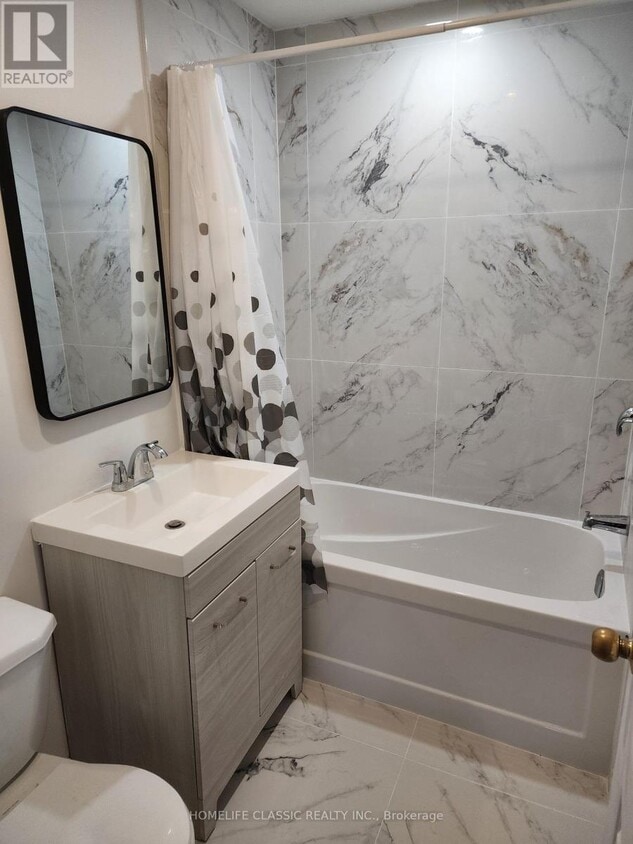 Photo du bâtiment - 5 Main St S