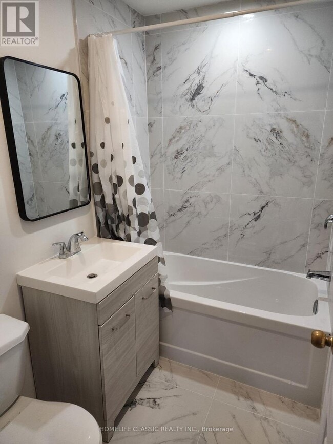 Building Photo - 5 Main St S