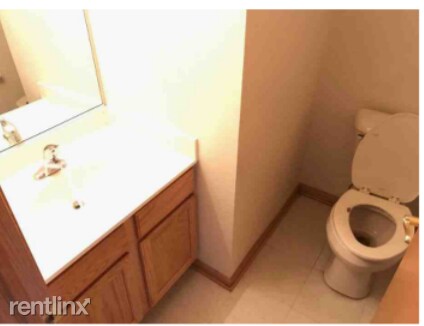 Foto del edificio - 3 br, 2.5 bath Townhome - 550 Topeka Dr