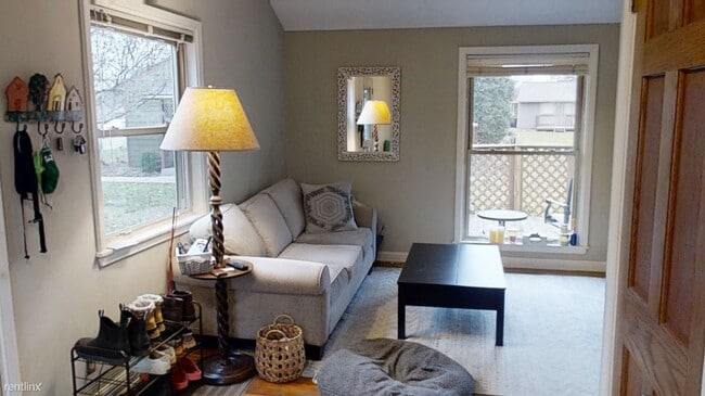 Building Photo - 2 br, 1 bath Condo - 2532 Pittsfield Blvd