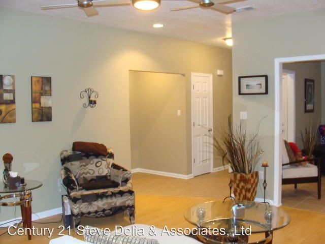 Building Photo - 3 br, 2 bath House - 6102 Fagan Circle