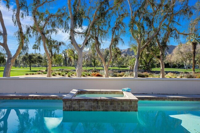 Foto del edificio - 71151 Country Club Dr