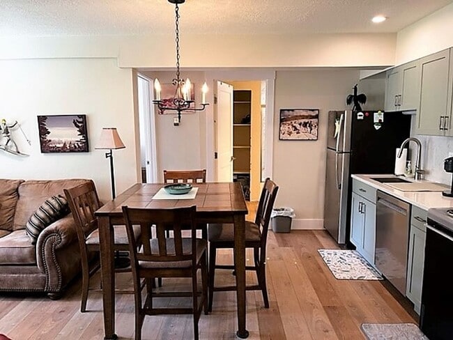 Building Photo - Long Term Rental - Chateau Claire 50