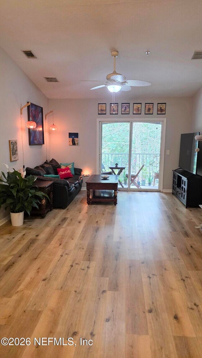 Foto del edificio - 9536 Armelle Way