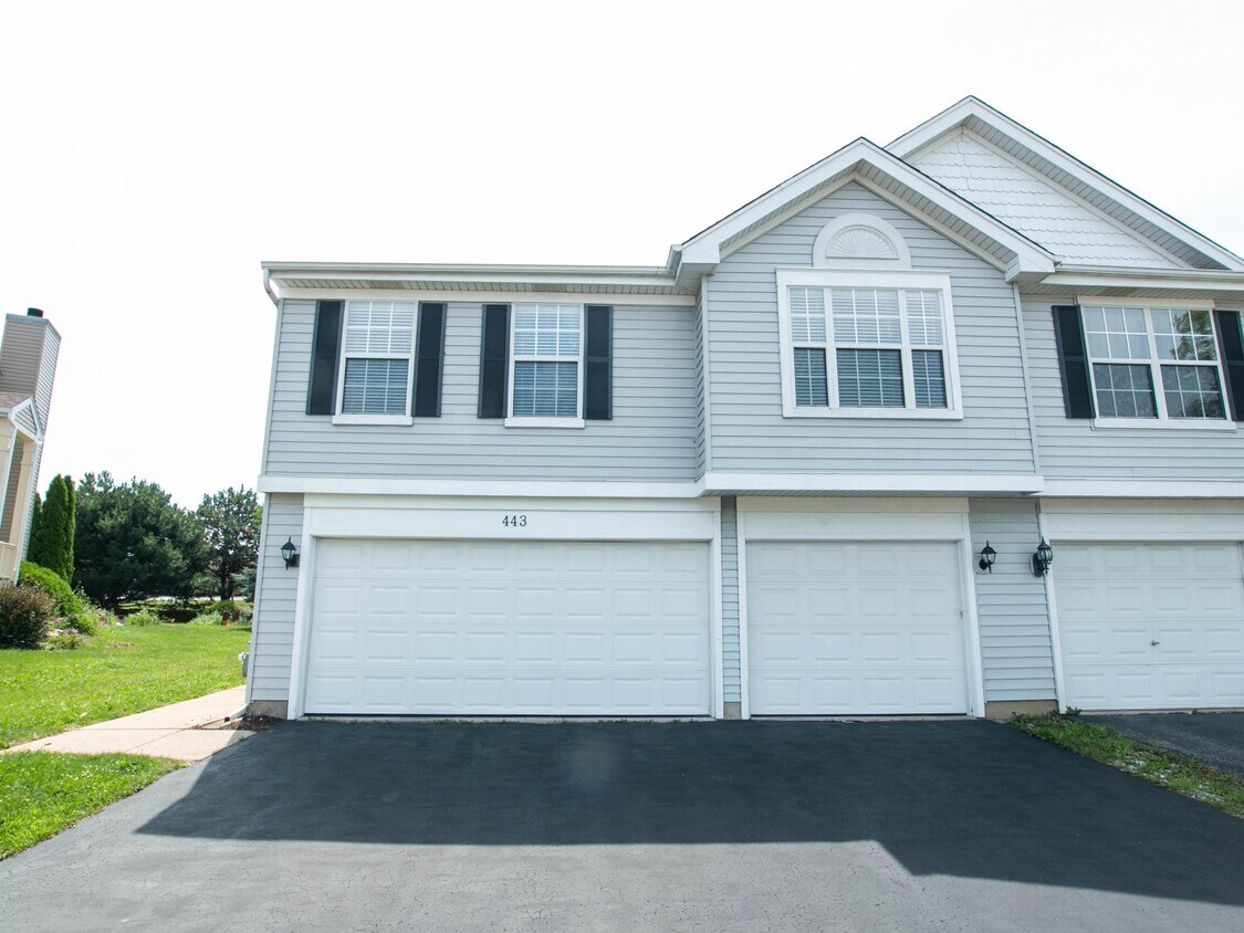 443 Gloria Lane House Rental in Oswego, IL