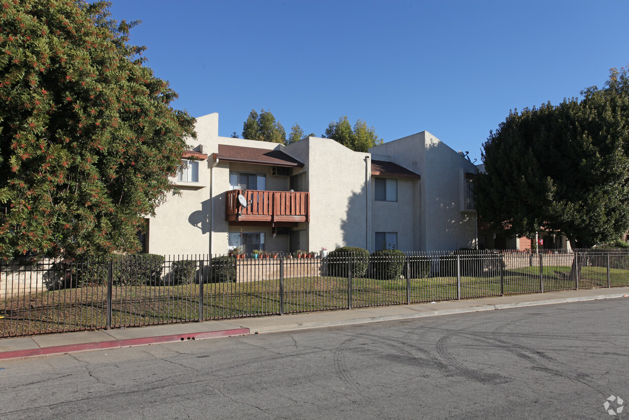 Foto del edificio - Keystone Court Apartments