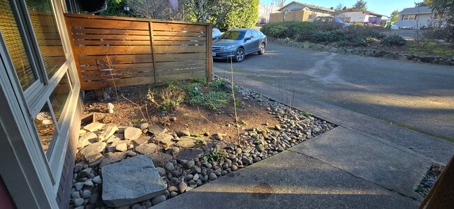 Building Photo - Troy