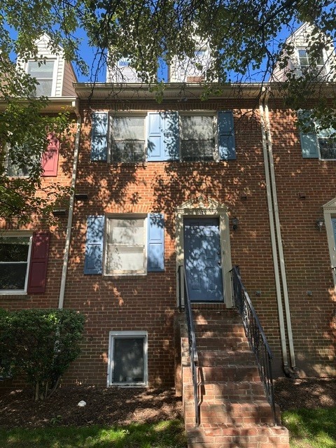Building Photo - 1174 N Vermont St