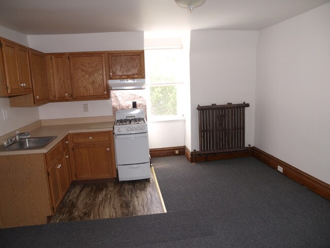 Kitchen Window - 39 S 10th St