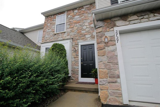 Building Photo - 2727 Bachman Dr