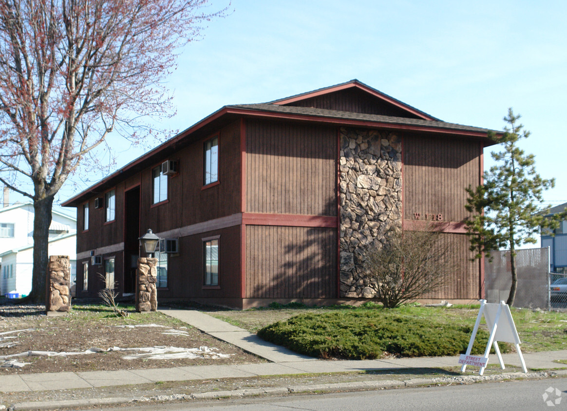 Primary Photo - 1718 W Boone Ave