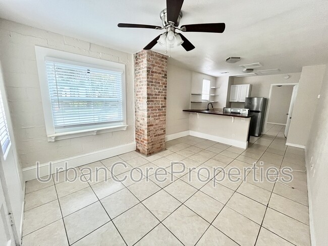 Building Photo - 380 13th Ave NE