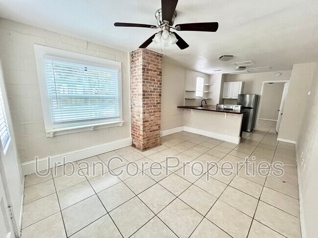Foto del edificio - 380 13th Ave NE