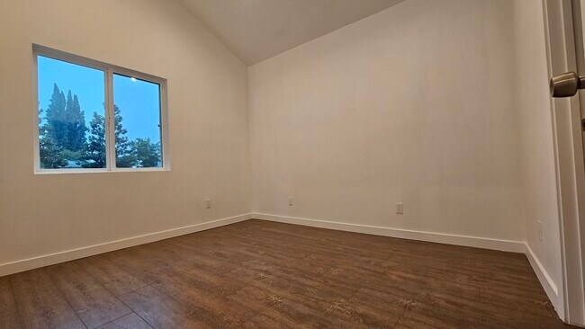 Foto del edificio - 15011 Hartland St