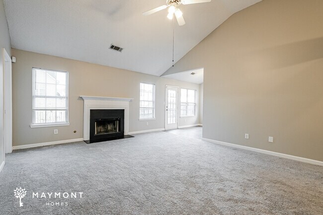 Foto del edificio - 1045 Meadow Glen Cir