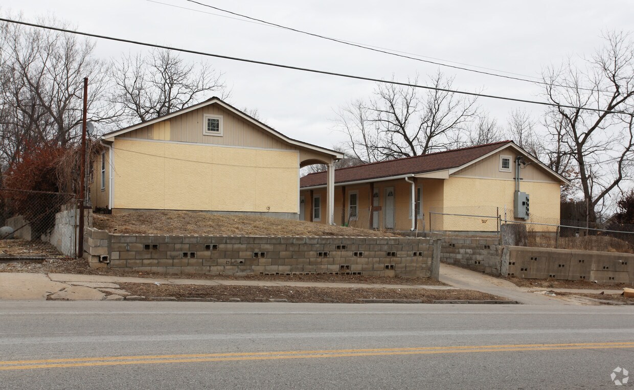 Primary Photo - 4616 E 31st St