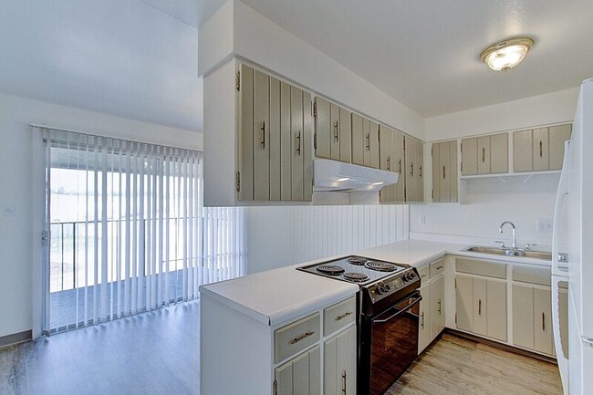 Foto del edificio - 6495 E Happy Canyon Rd