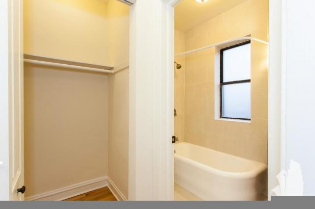 Foto del edificio - 1 bedroom in Chicago IL 60640