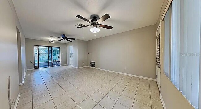 Foto del edificio - 7481 Oak St NE