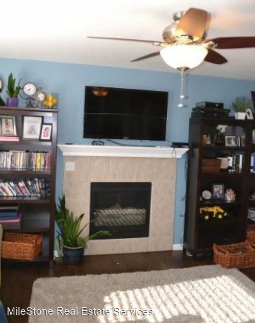 Foto del edificio - 5 br, 3.5 bath House - 6481 Summer Grace St