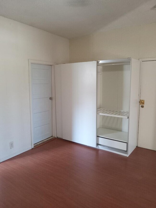 Foto del edificio - 4720 S Normandie Ave