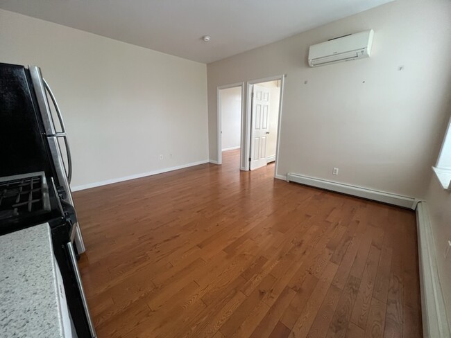 Foto del edificio - 8684 15th Ave