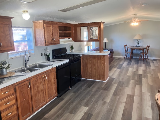 Foto del edificio - 37 Village Ct