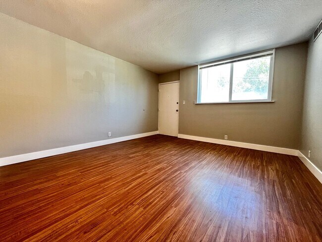 Foto del edificio - NShields632 (KC-LN)