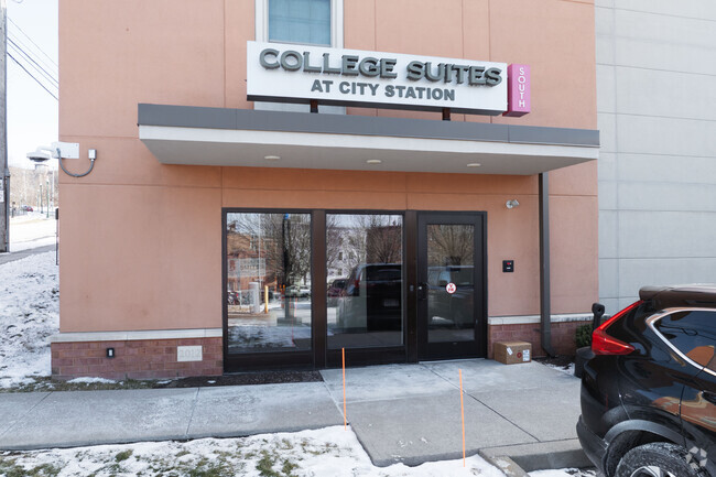 Entrada - College Suites at City Station South