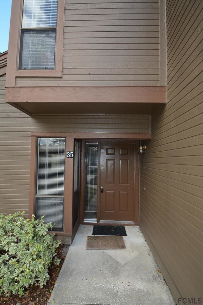 Building Photo - 35 Hembury Ln