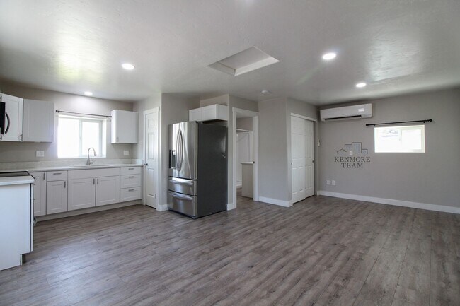 Foto del edificio - 310 N 12th Ave