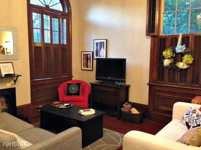 Building Photo - 1 br, 1 bath Condo - 2726 Prytania Street