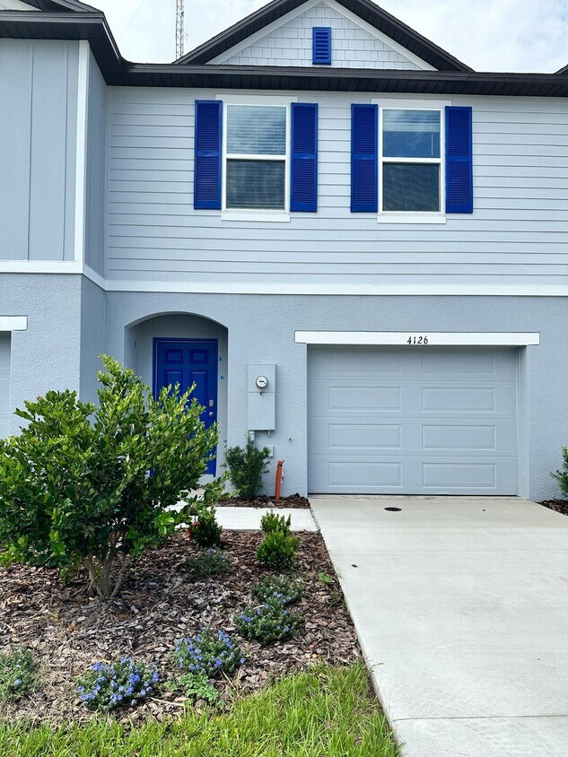 Entrada principal - 4126 Collegiate Blvd